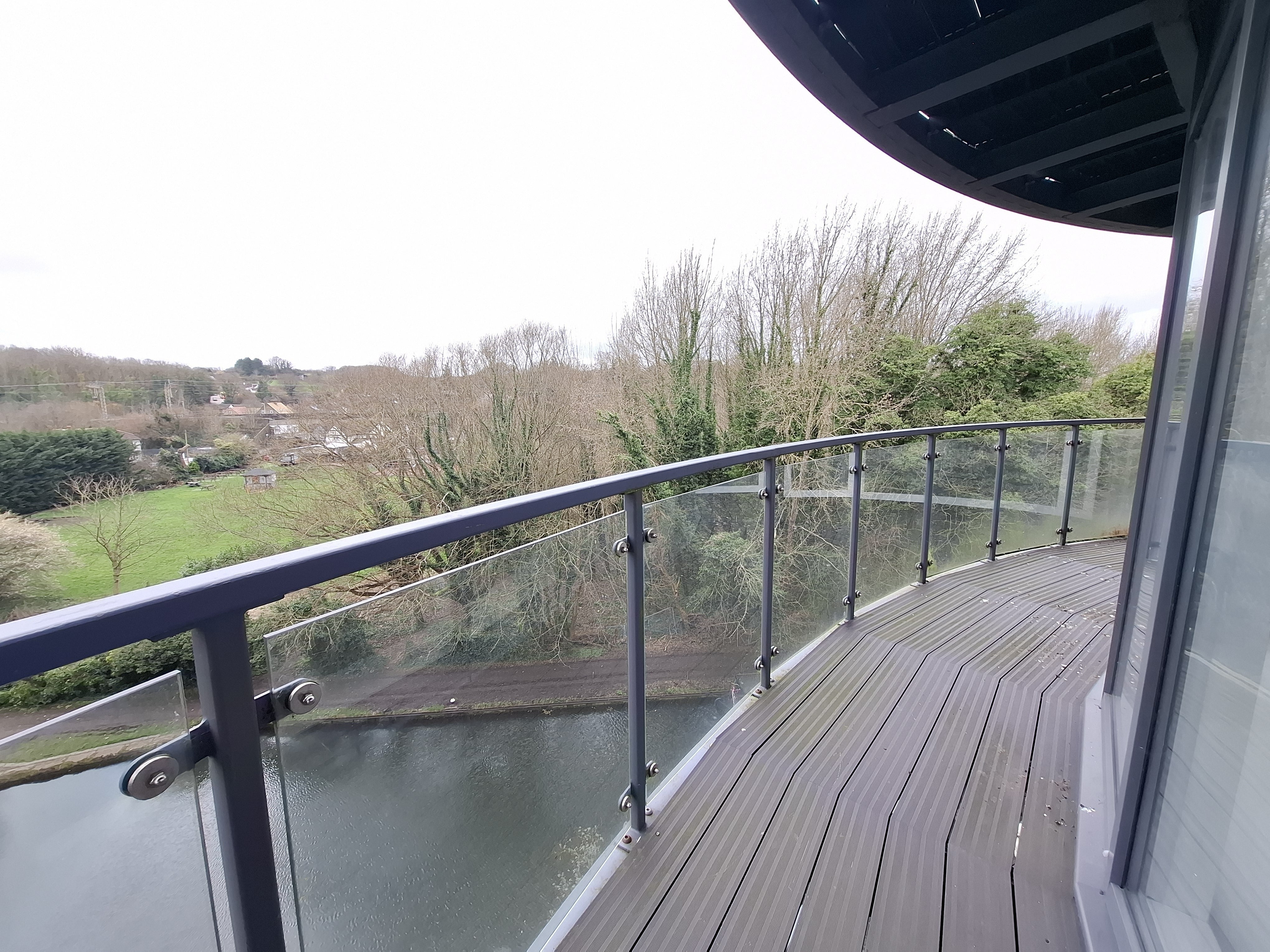 Flat Grand Union Canal in Dacorum