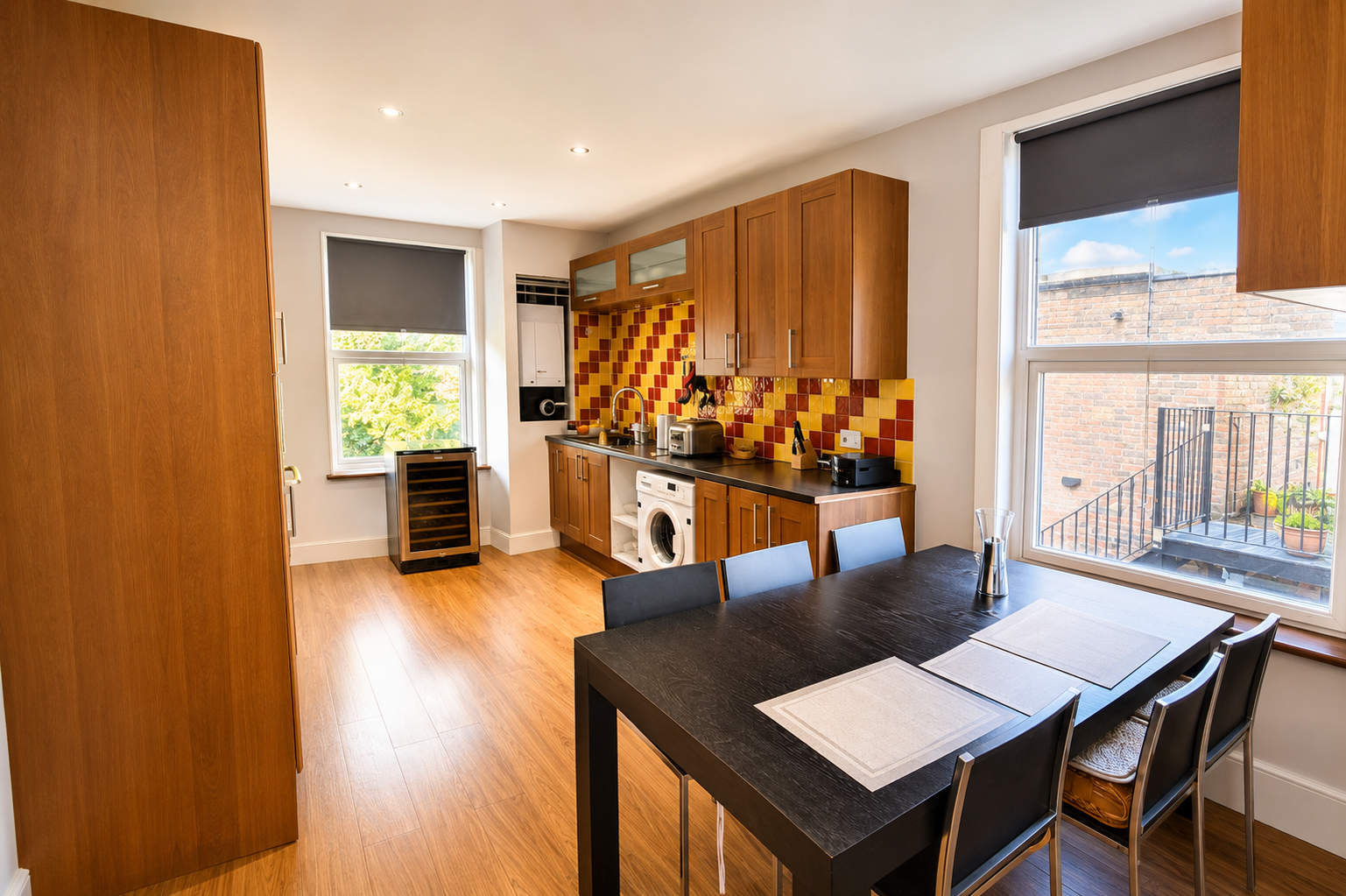 Flat Thornbury Road in Greater London