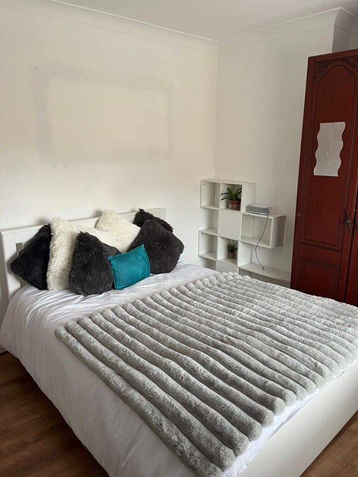 Room Whitchurch Avenue in Greater London