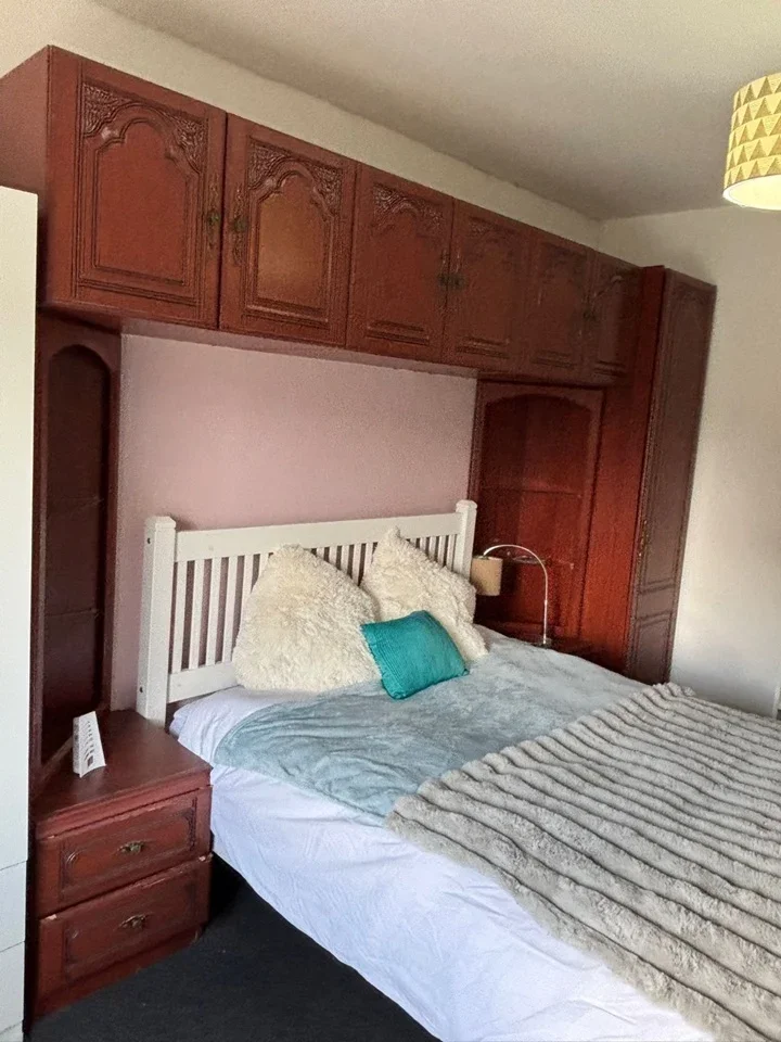 Room Whitchurch Avenue in Greater London
