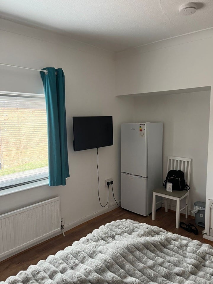 Room Whitchurch Avenue in Greater London