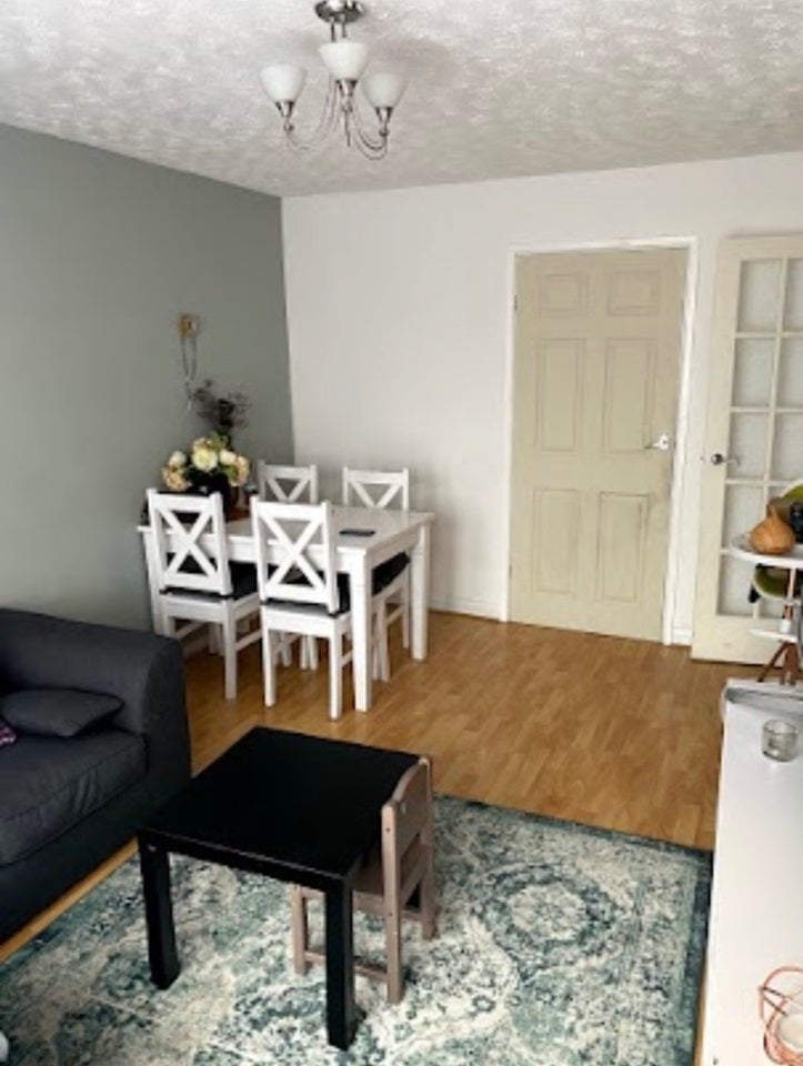 Flat Wakelin Road in Greater London