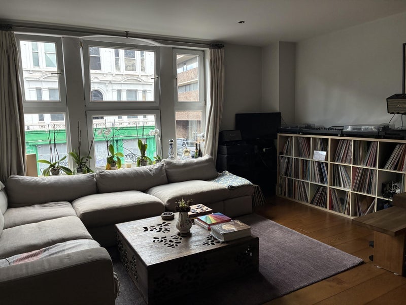 Room Battersea Church Road in Greater London