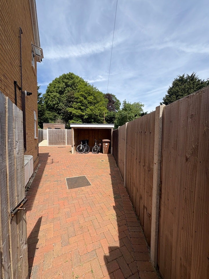 Flat Cherwell Avenue in Cherwell District