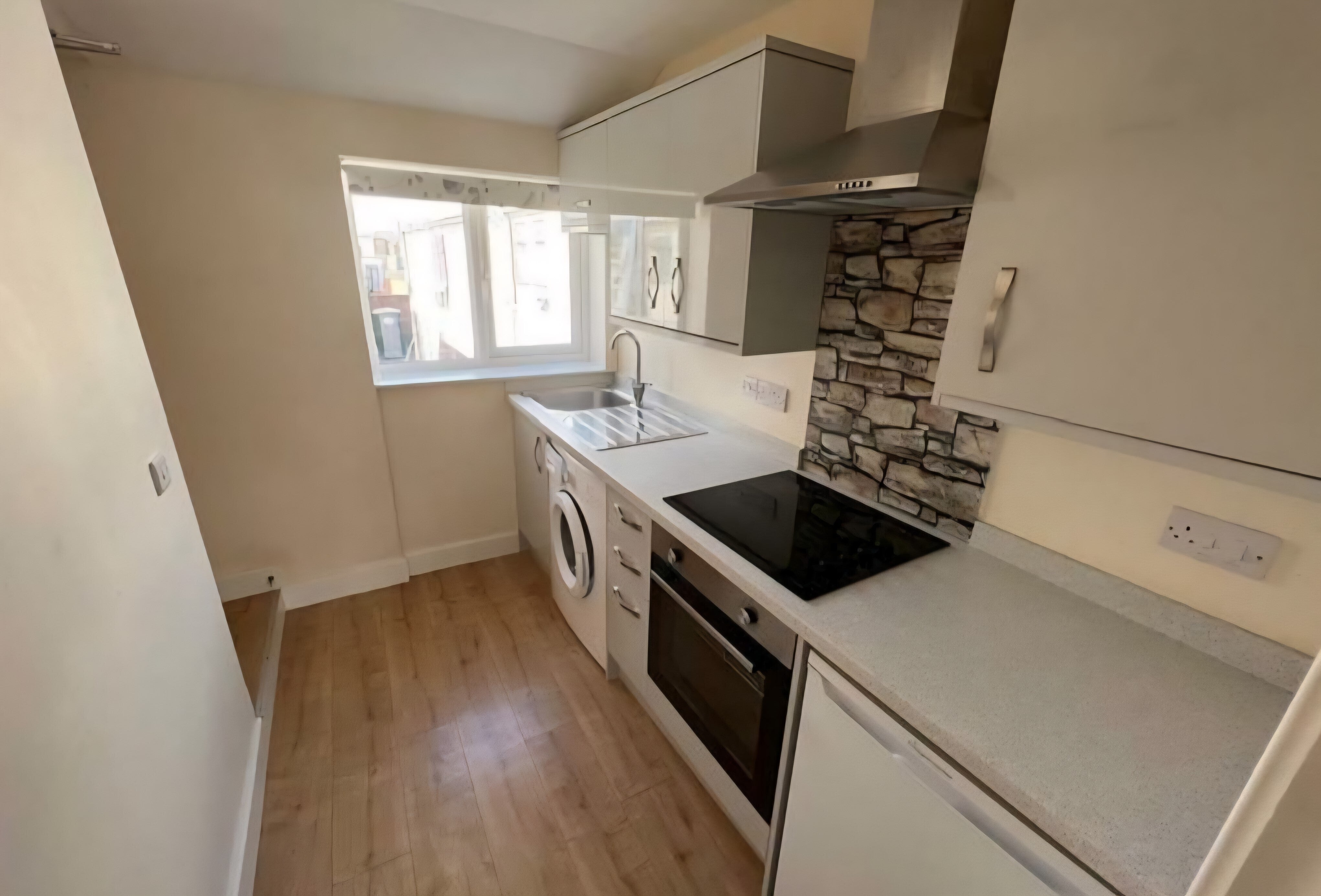 Flat Winsover Road in South Holland