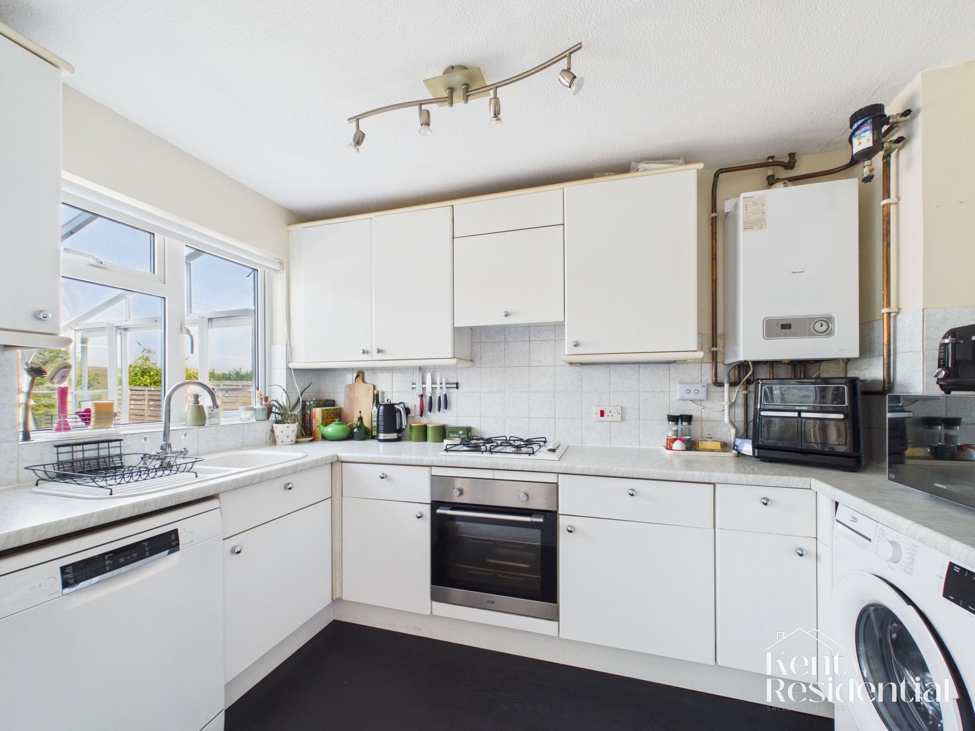 House Deringwood Drive in Maidstone
