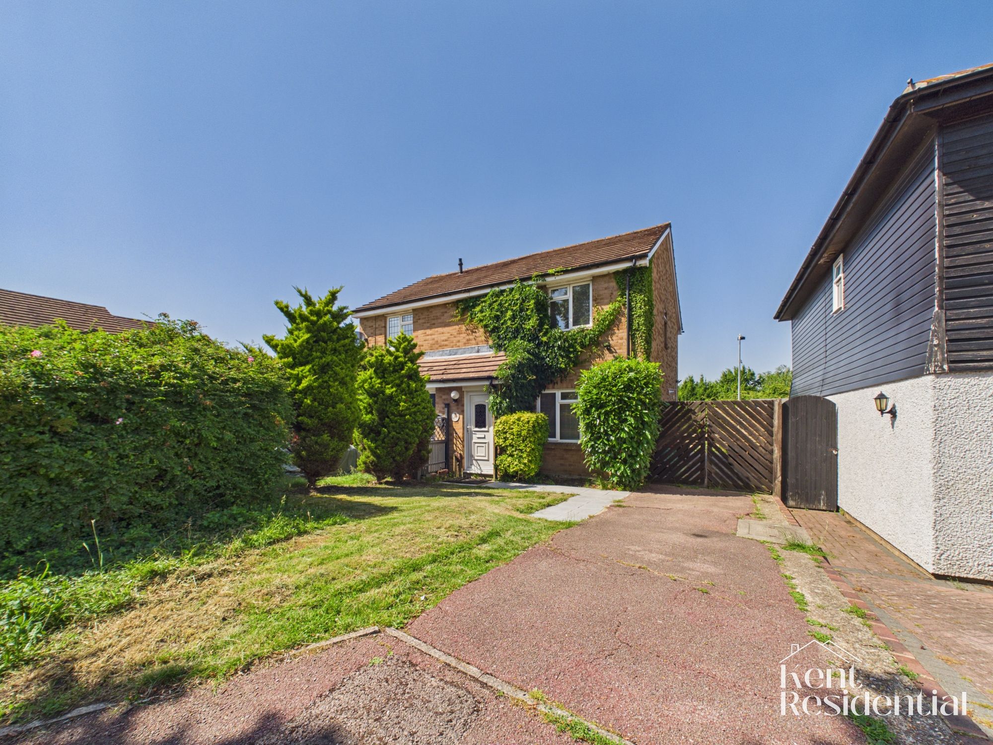 House Deringwood Drive in Maidstone
