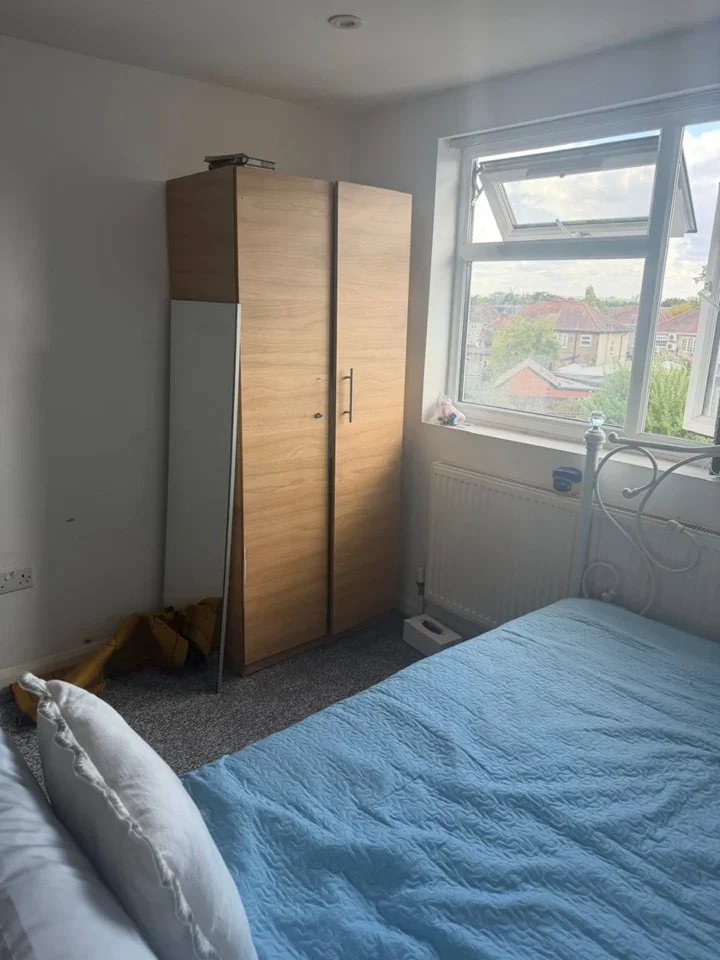 Room Derwent Drive in Greater London
