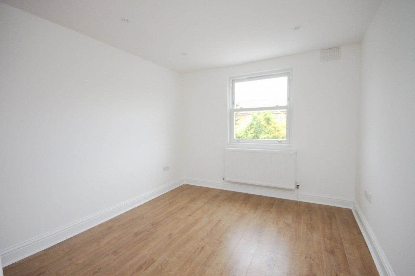 Flat Digby Crescent in Greater London