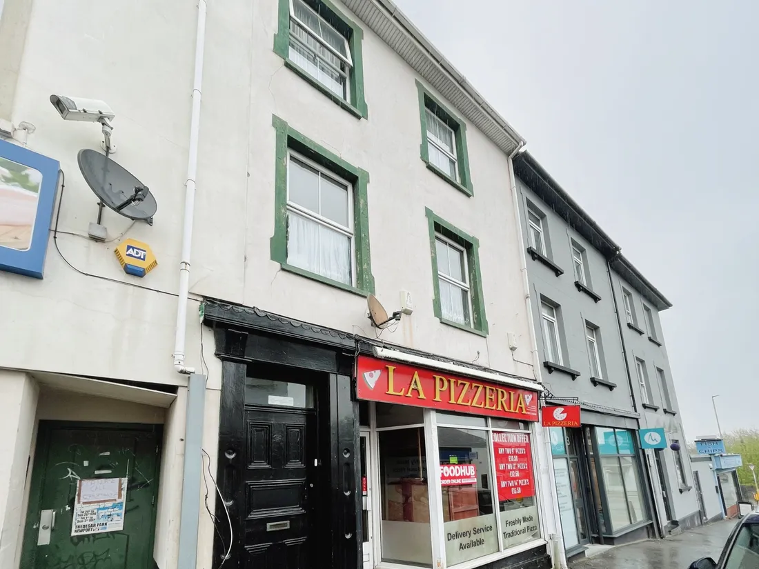 Flat Clytha Park Road in Newport