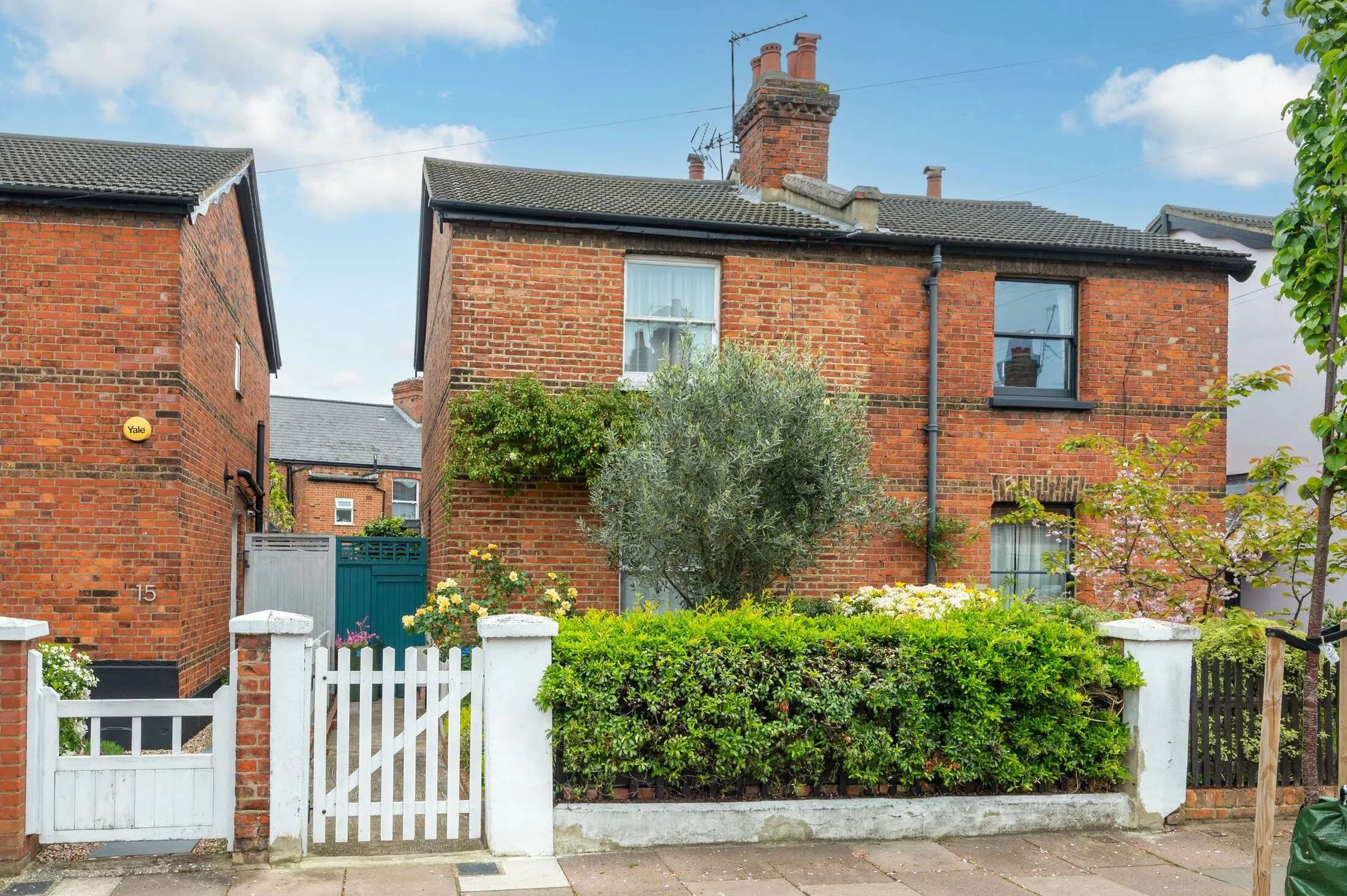House Parkfield Road in Greater London