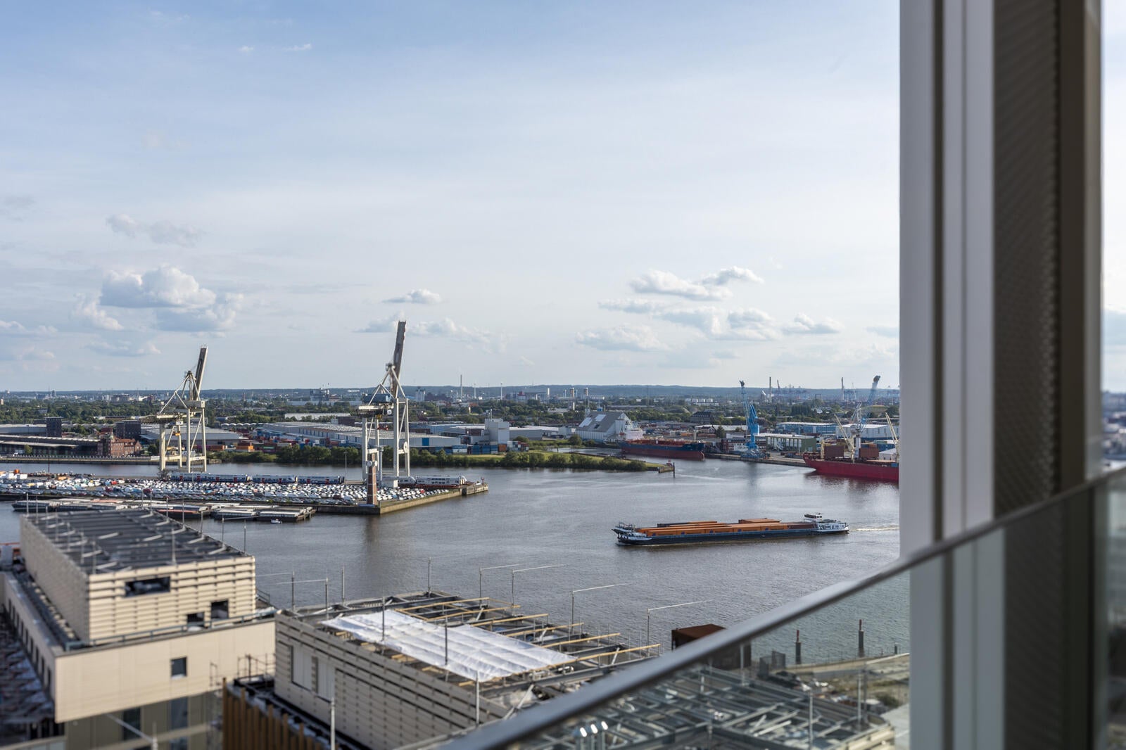Wohnung Überseeallee in Hamburg