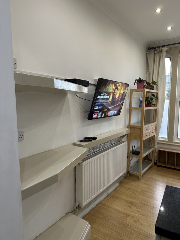 Flat Lordship Road in Greater London