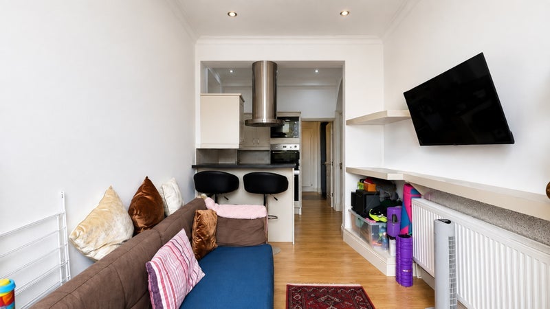 Flat Lordship Road in Greater London