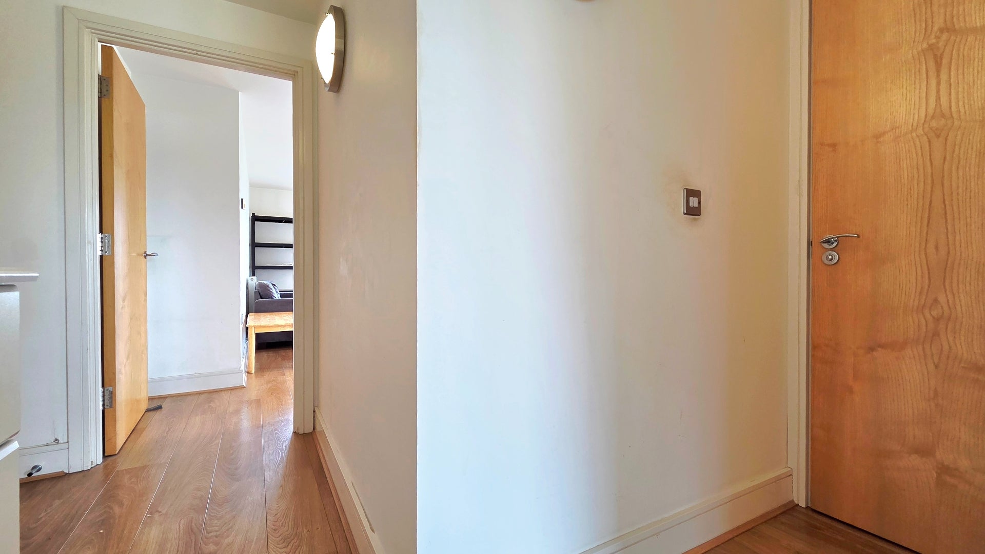 Flat Turner Street in Greater London