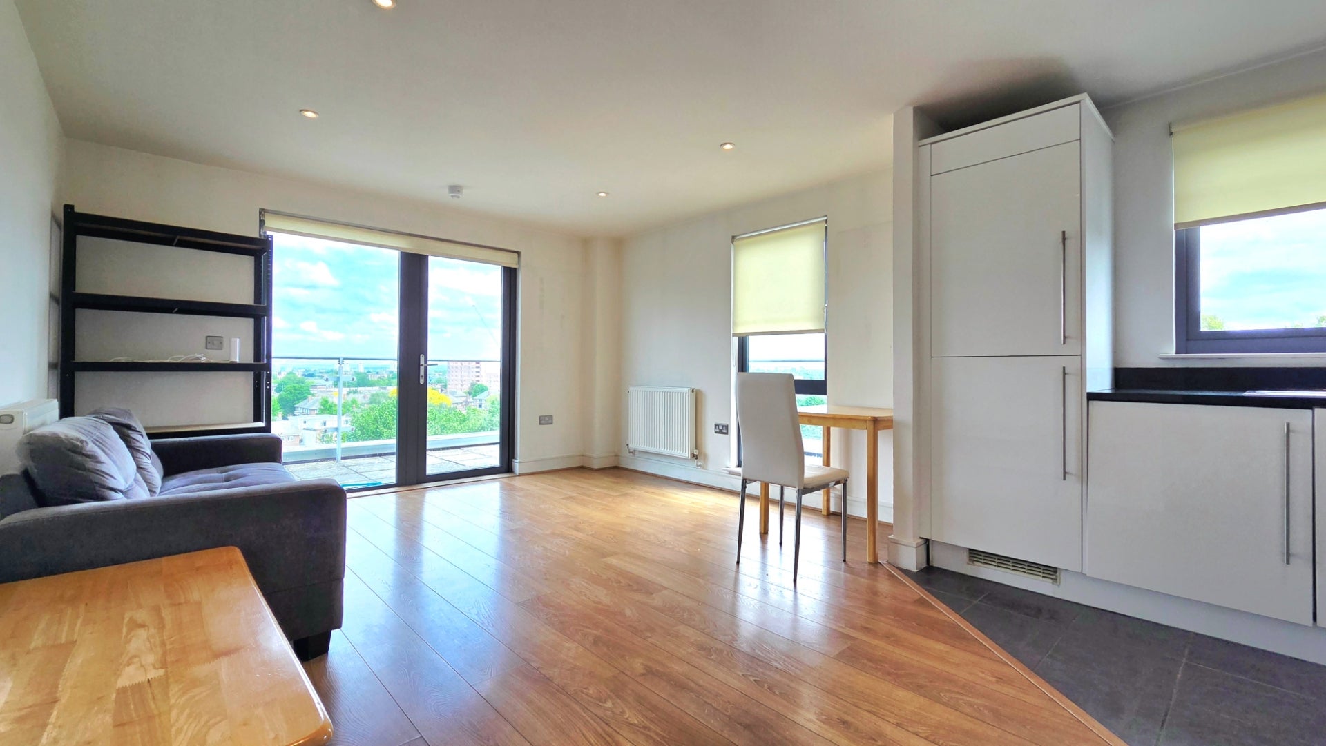 Flat Turner Street in Greater London