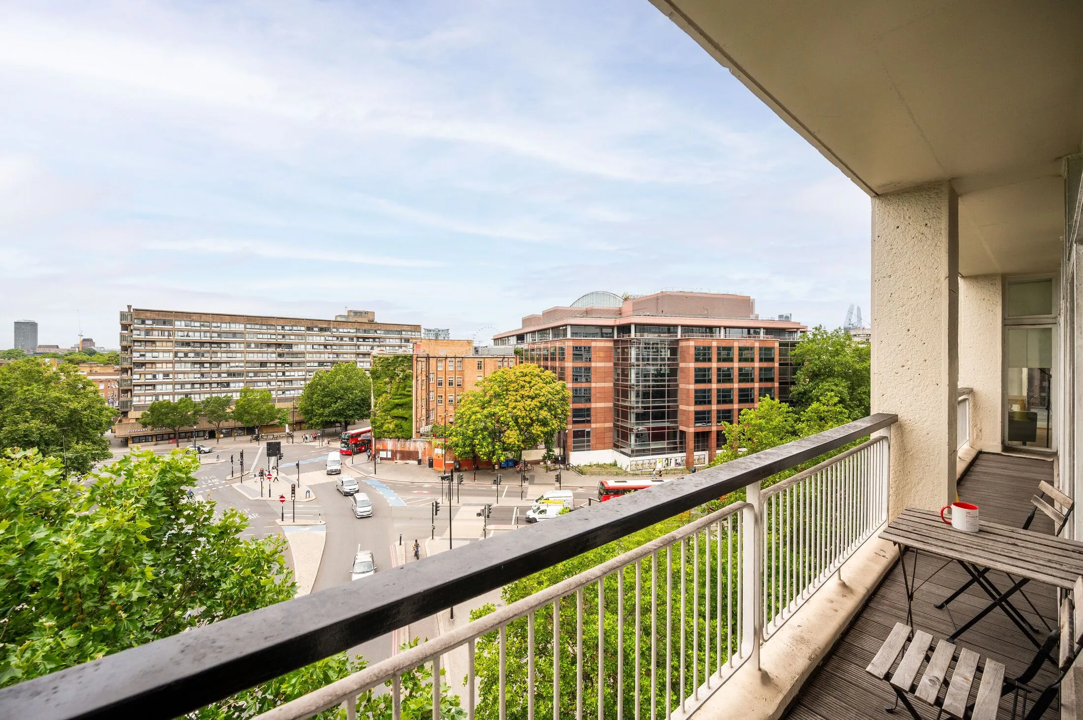 Flat Newington Causeway in Greater London