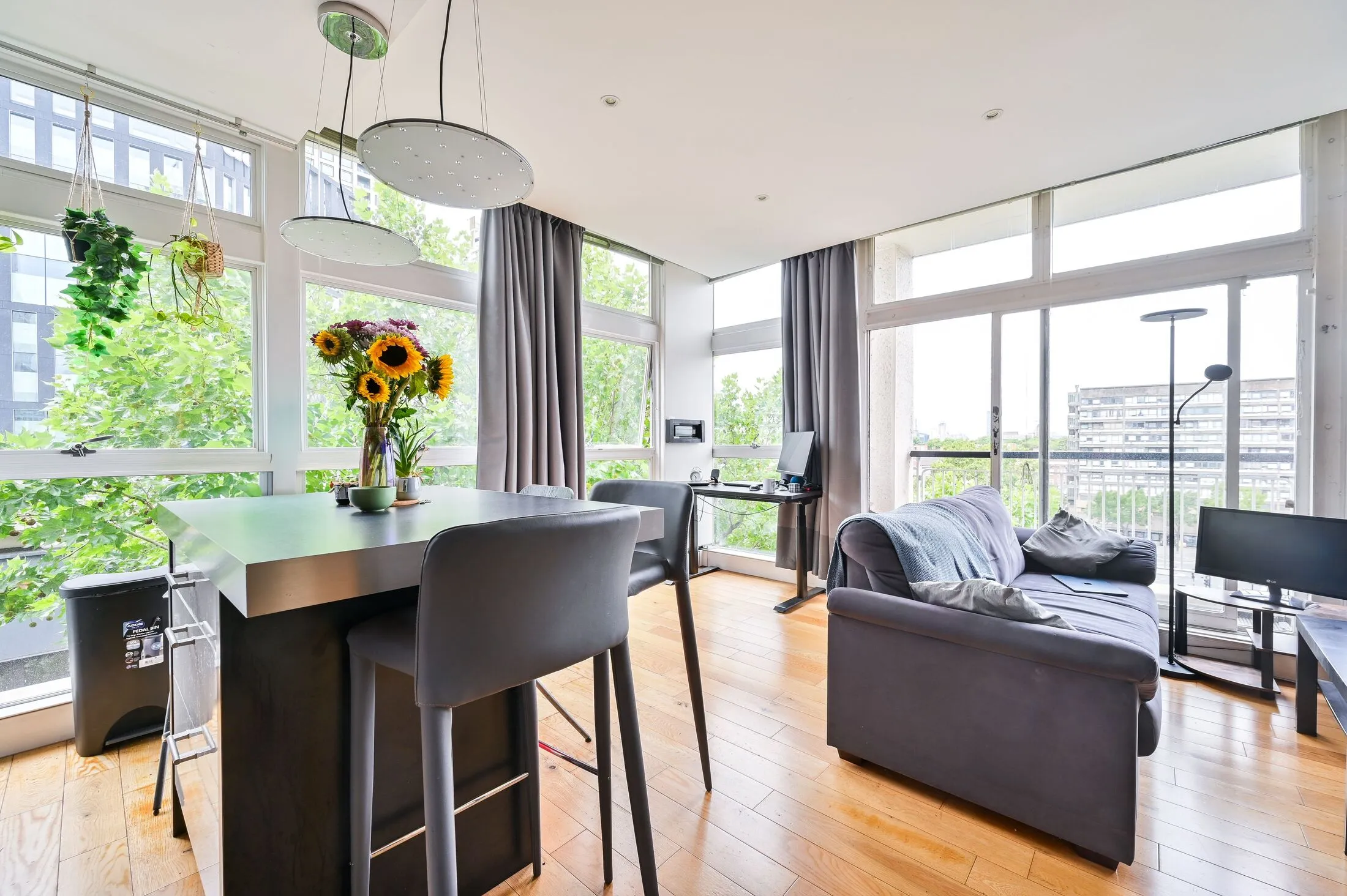 Flat Newington Causeway in Greater London