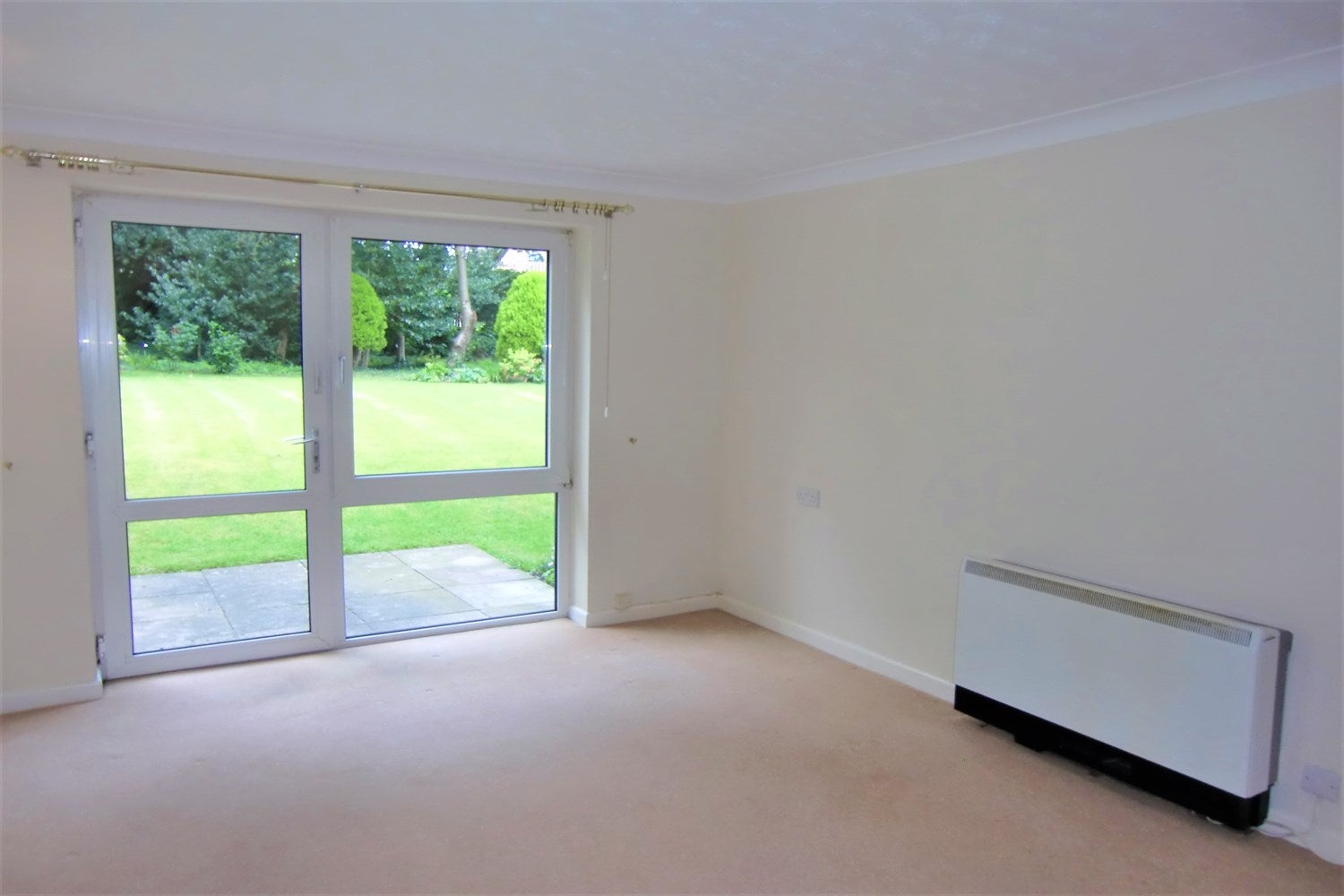 Flat Austins Close in Harborough