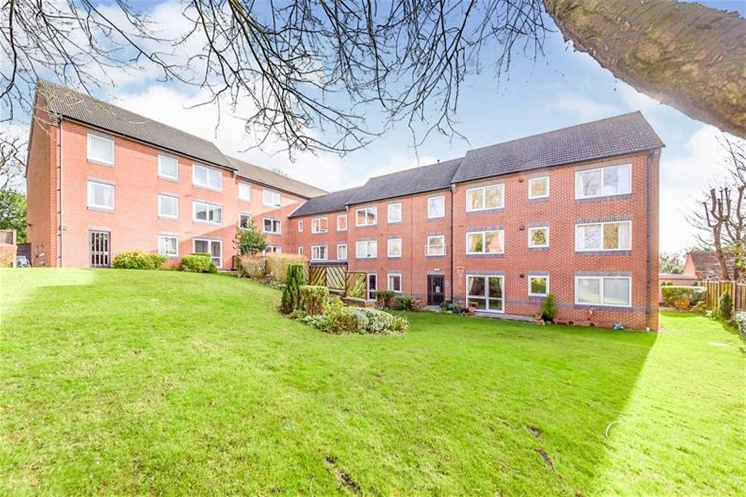 Flat Austins Close in Harborough