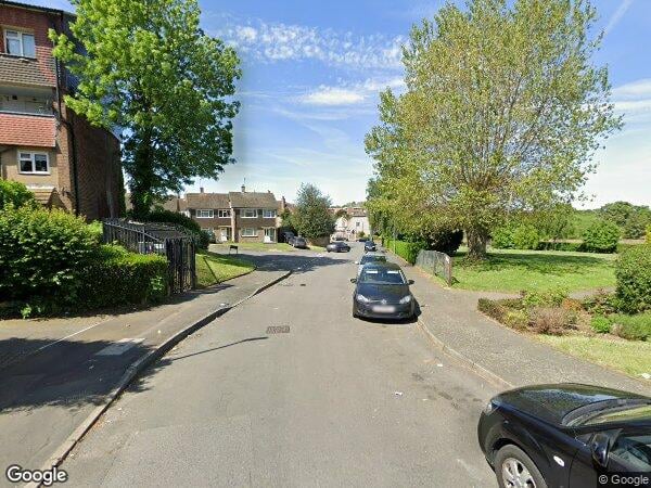 Flat Alamein Gardens in Dartford