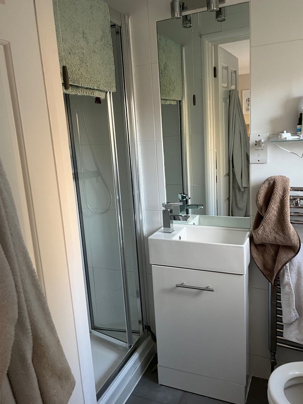Room Burnthwaite Road in Greater London