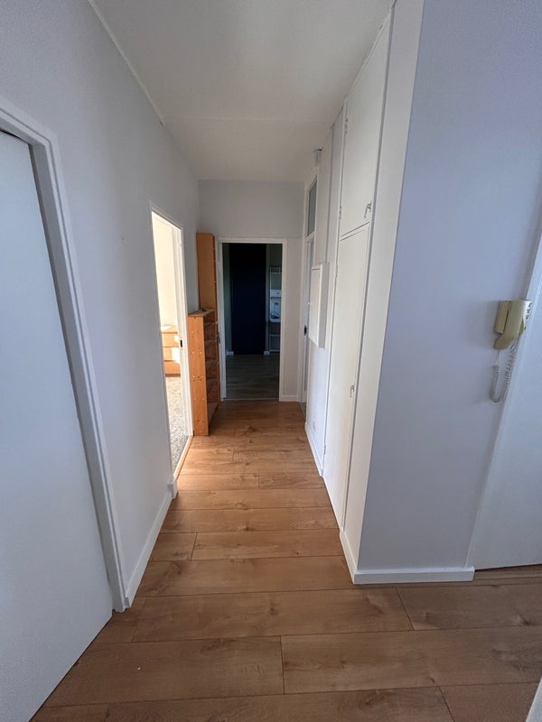 Room Horne Way in Greater London