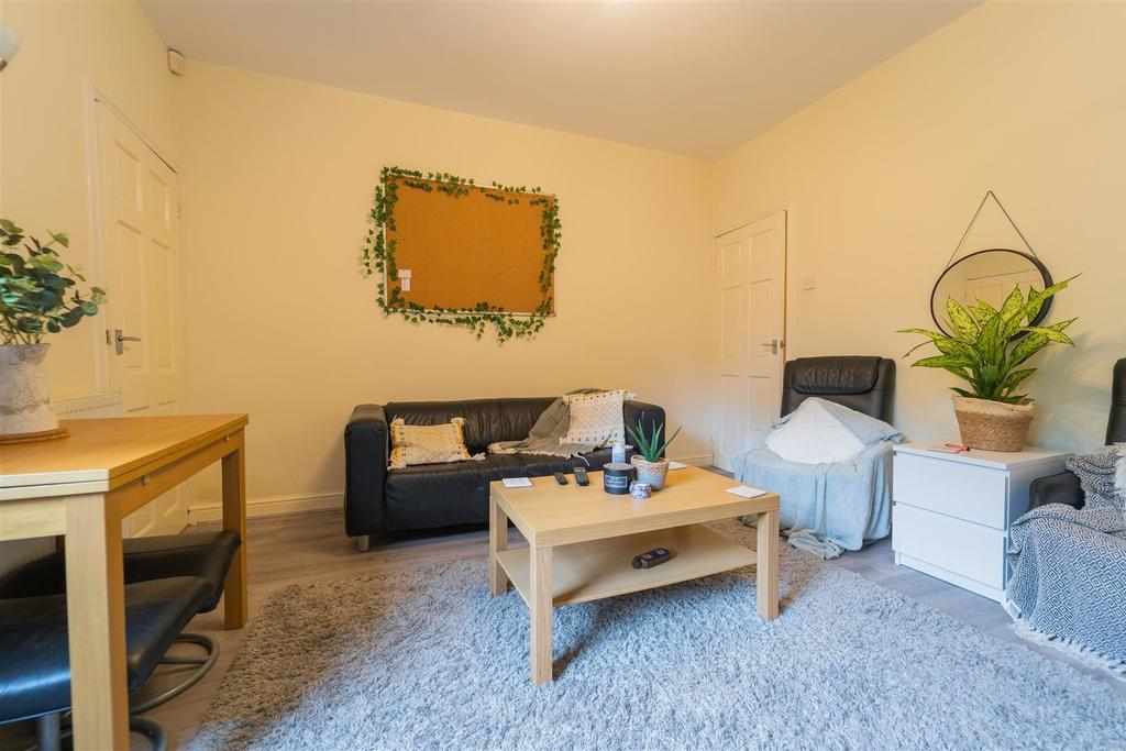 Flat Tiverton Road in Birmingham