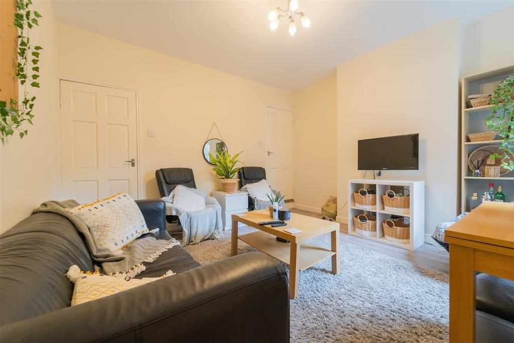 Flat Tiverton Road in Birmingham