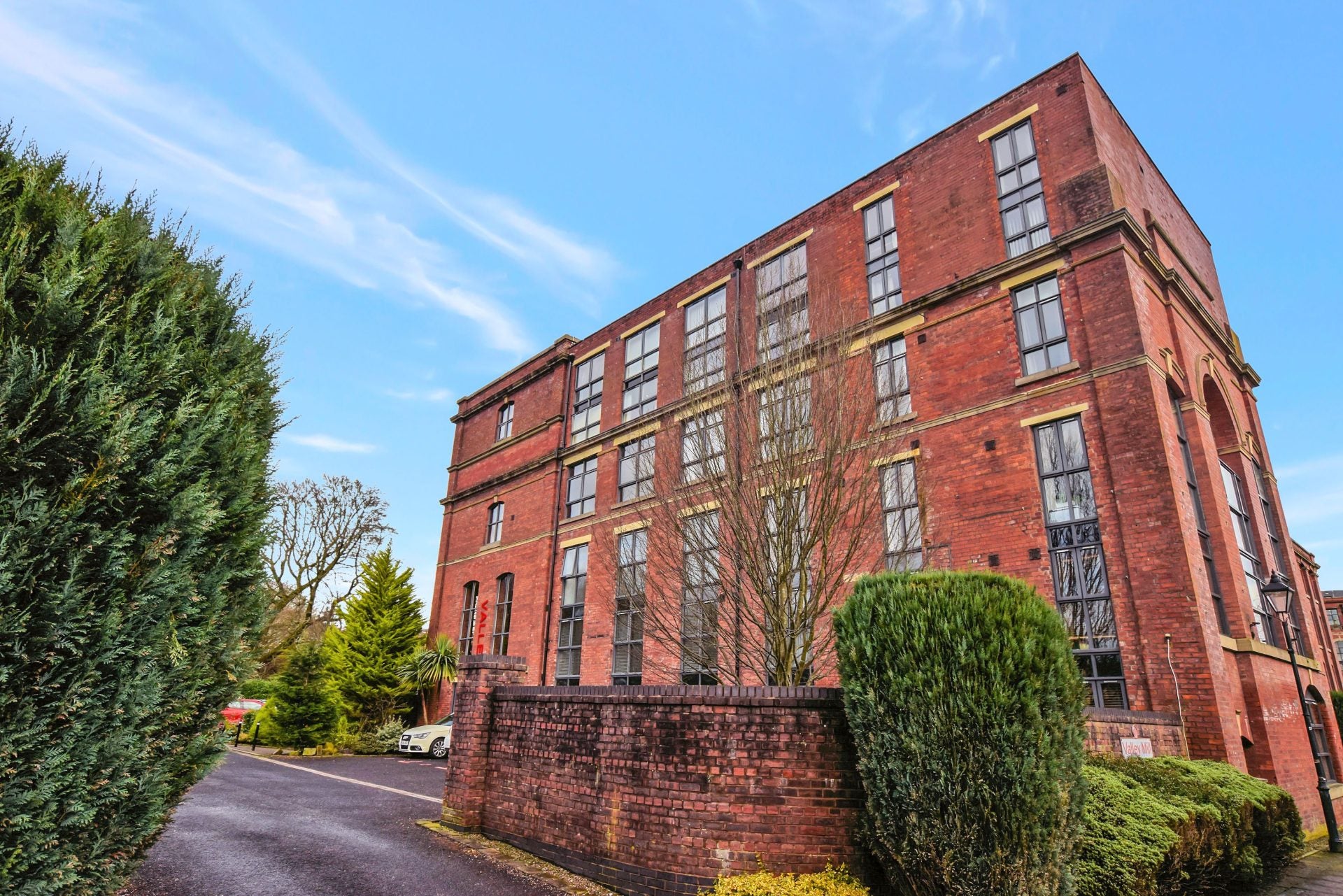 Flat Cottonfields in Bolton