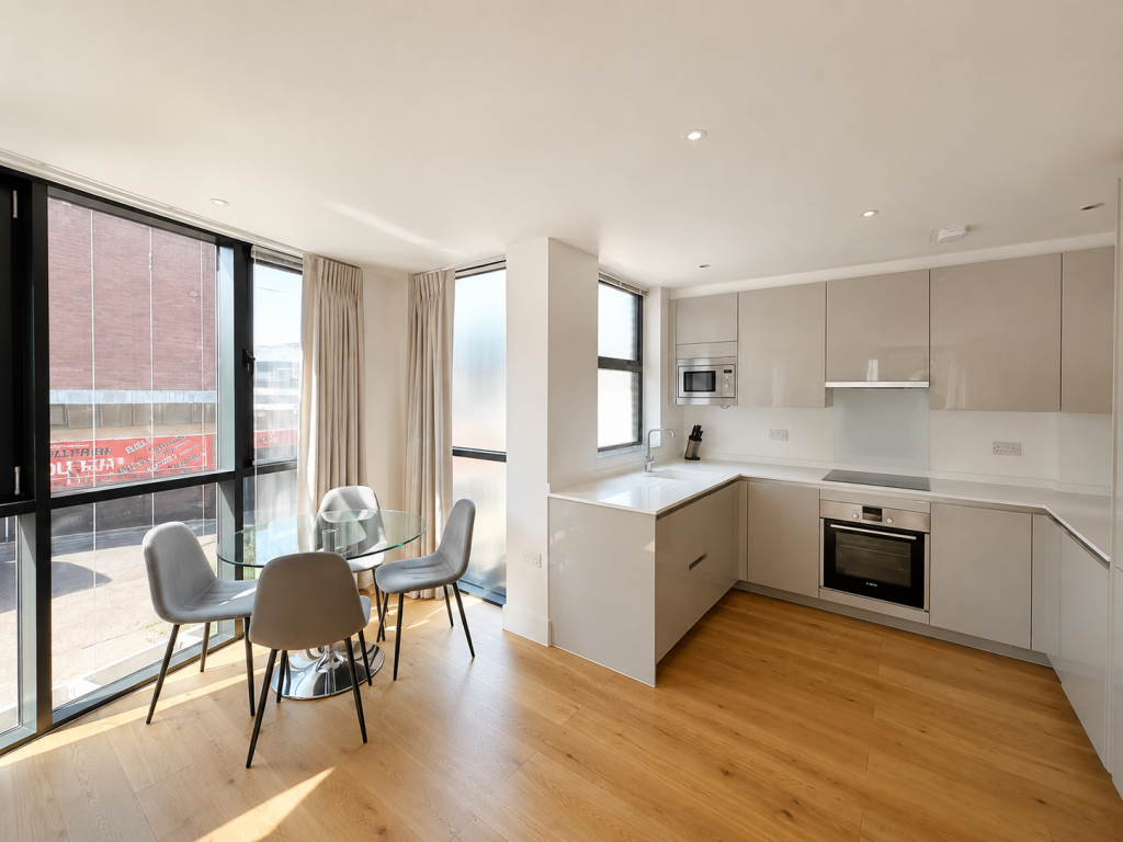 Flat Wakefield Road in Greater London