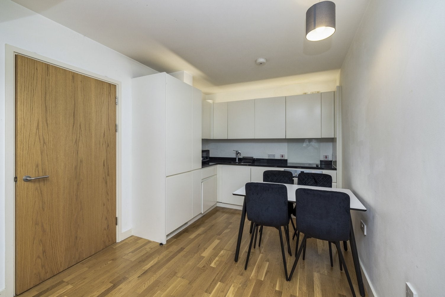 Flat Amelia Street in Greater London