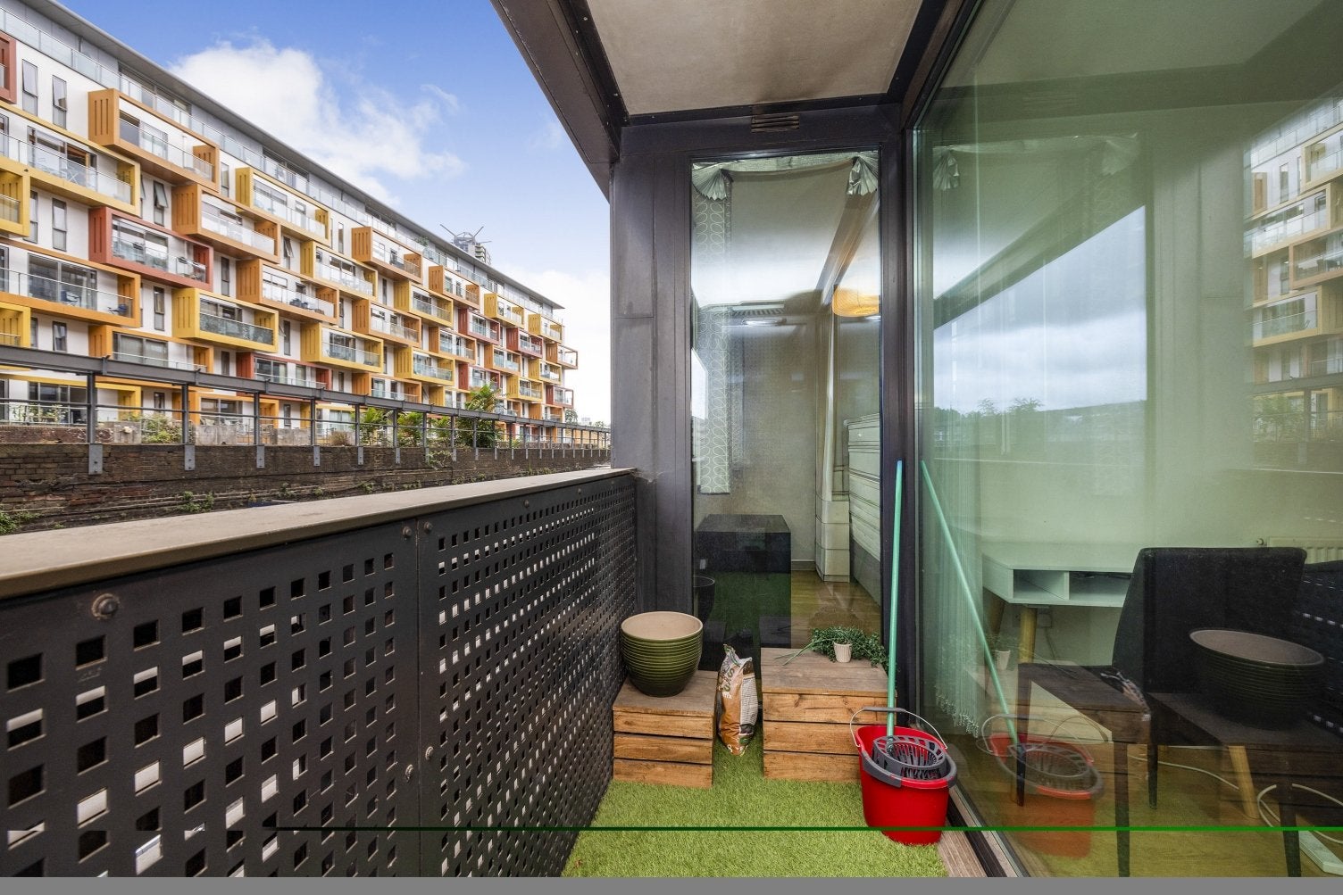 Flat Amelia Street in Greater London