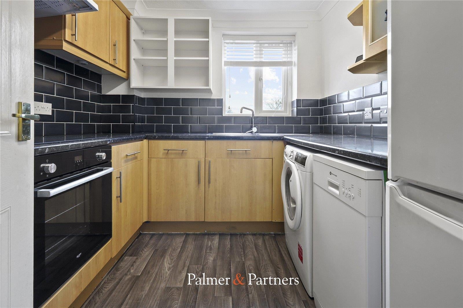 Flat Friday Wood Green in Colchester