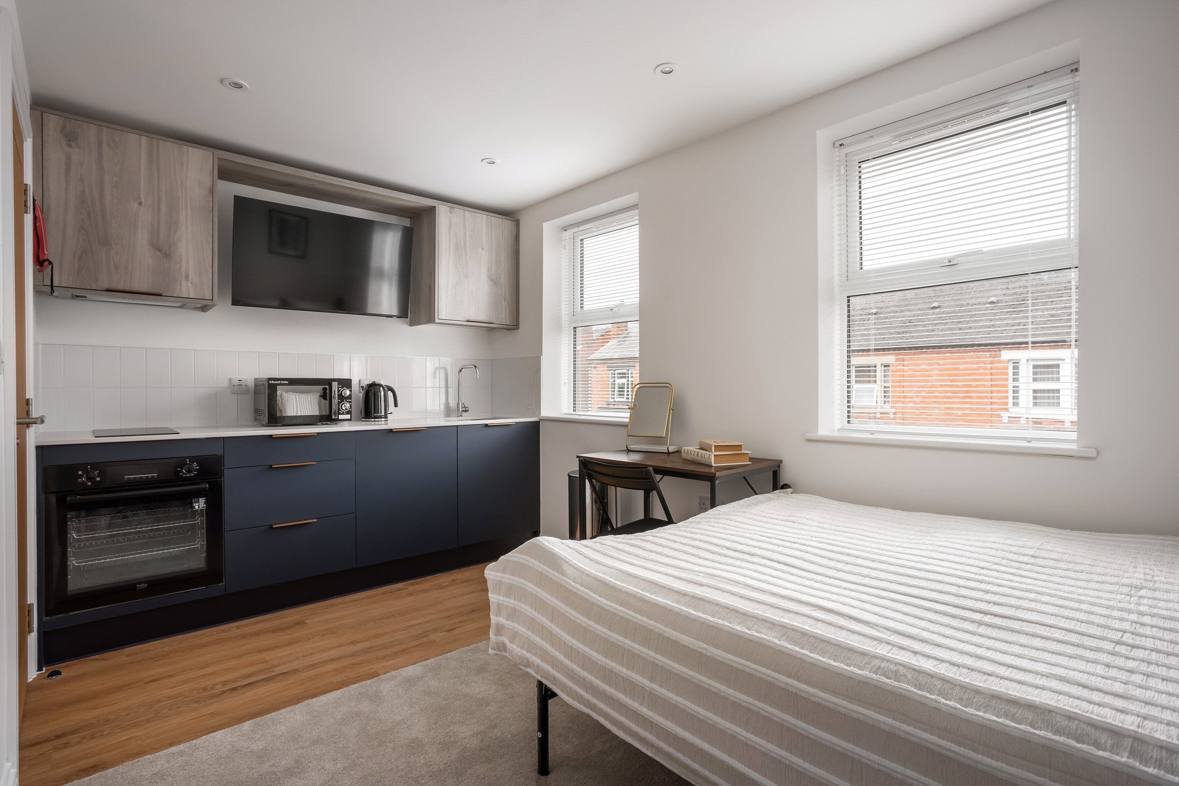 Room Clegram Road in Gloucester