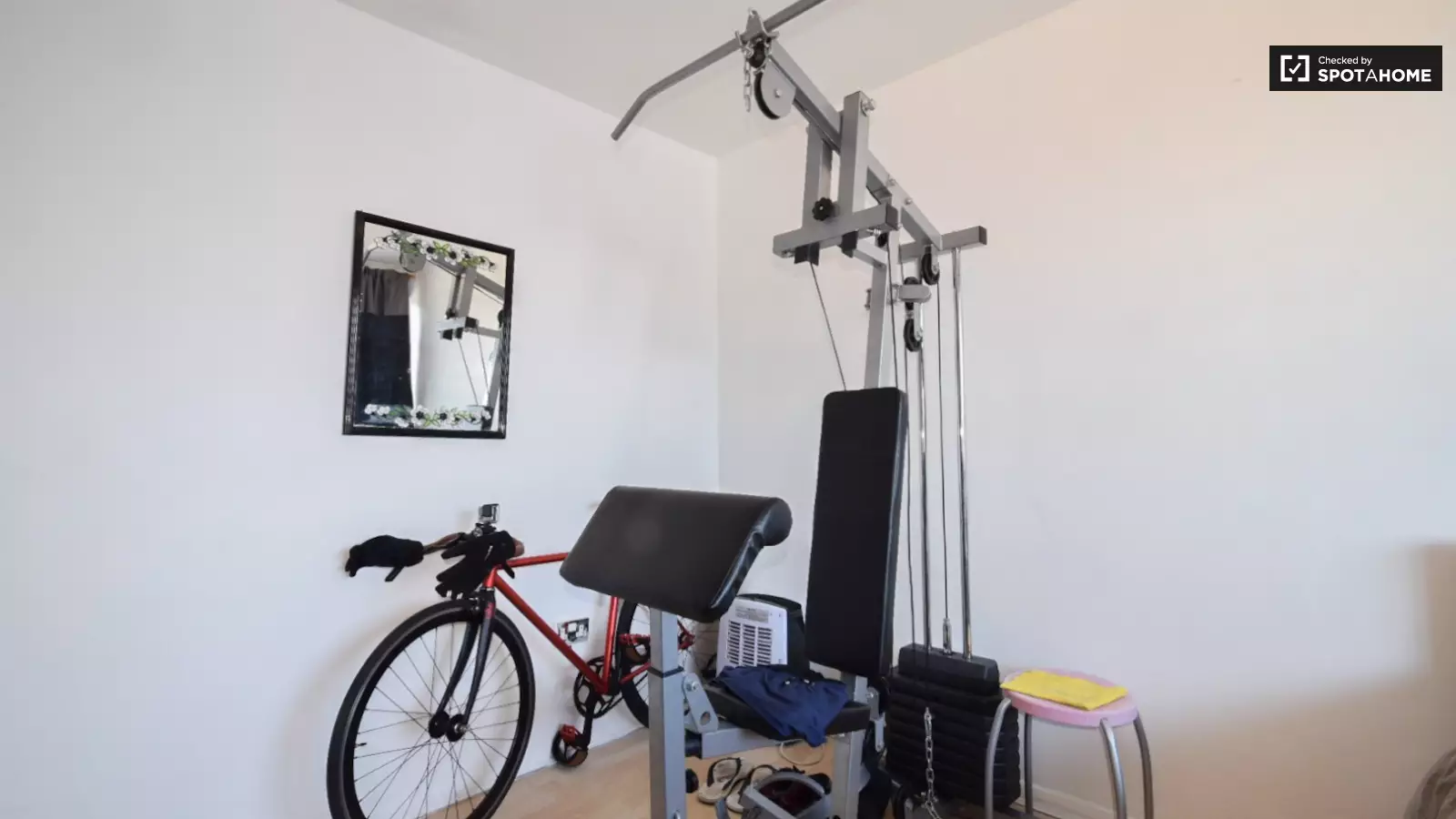 Flat Tildesley Road in Greater London