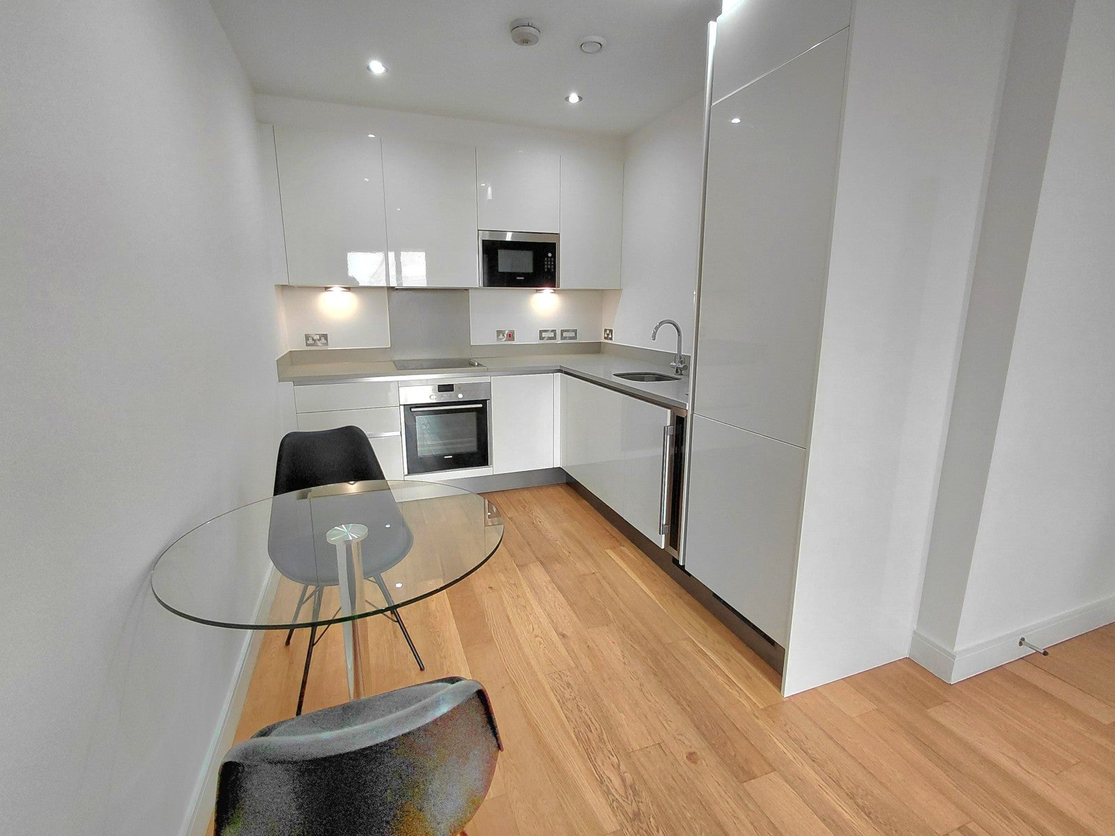 Flat Regent's Park Road in Greater London