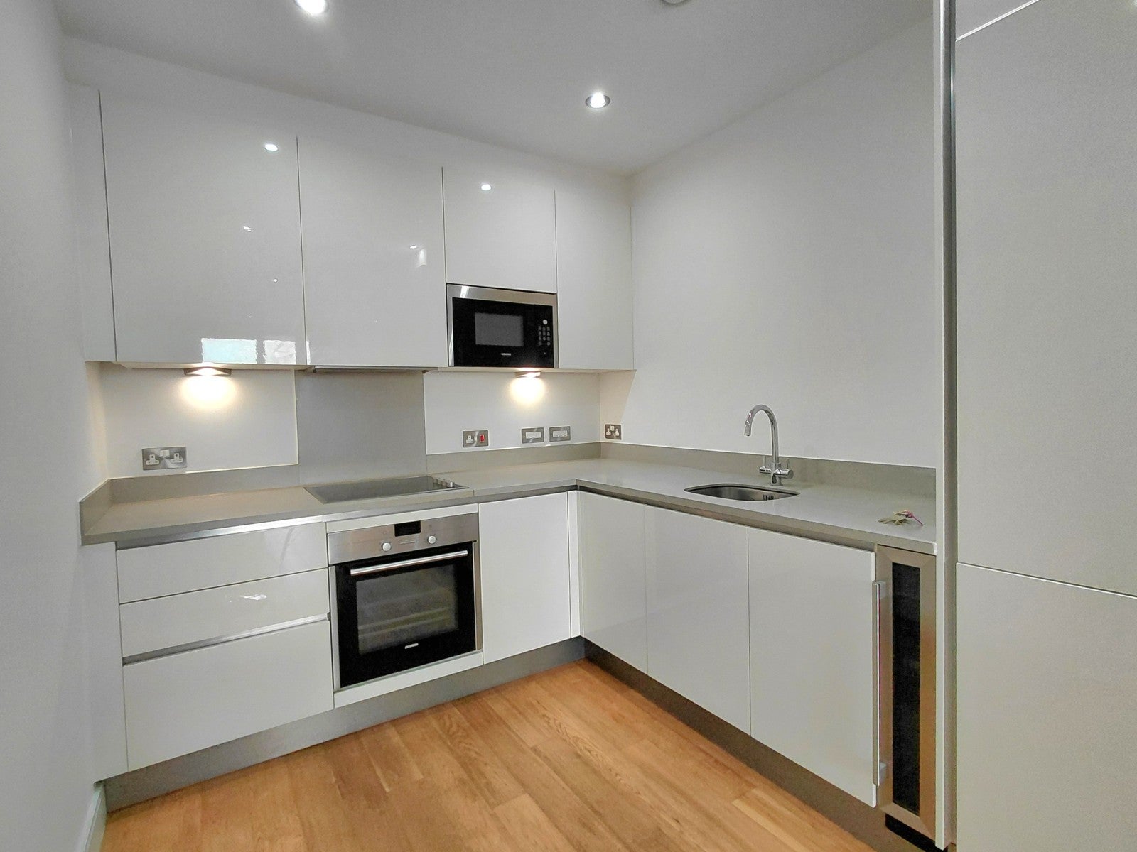 Flat Regent's Park Road in Greater London