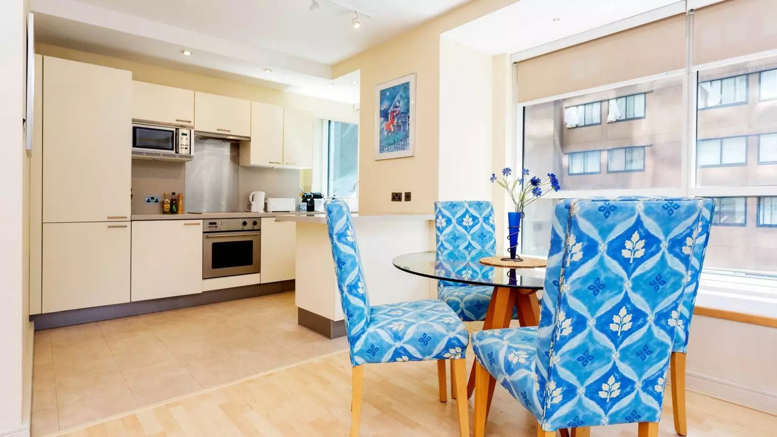 Flat Grosvenor Road in City of Westminster
