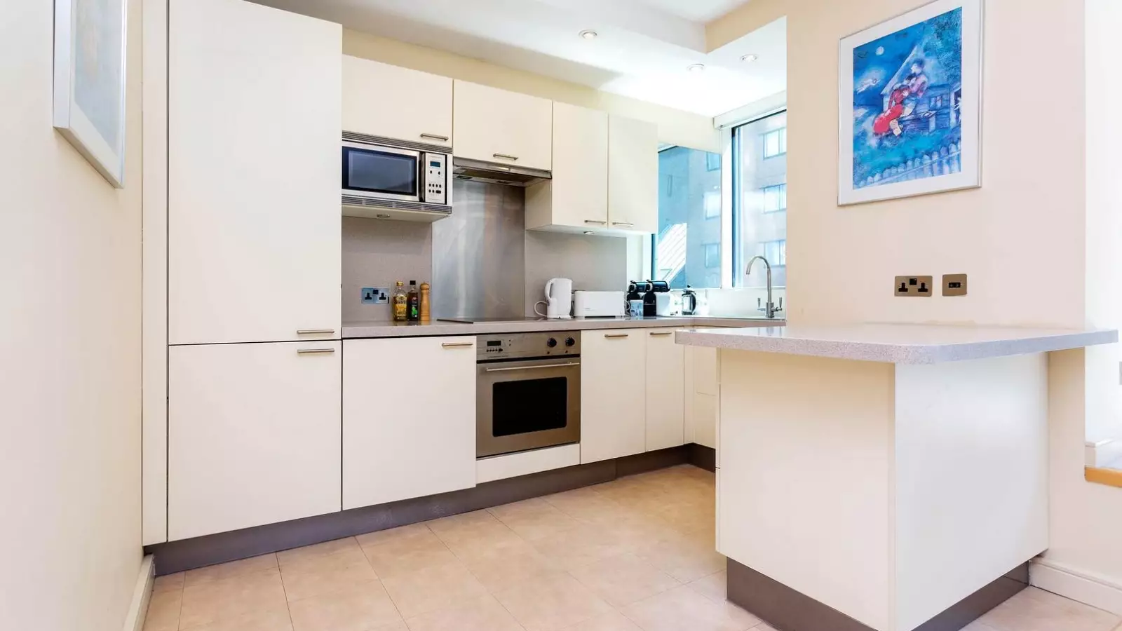 Flat Grosvenor Road in City of Westminster