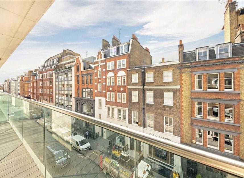 Flat Newman Street in City of Westminster