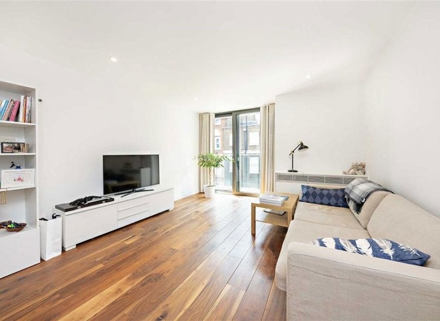Flat Newman Street in City of Westminster