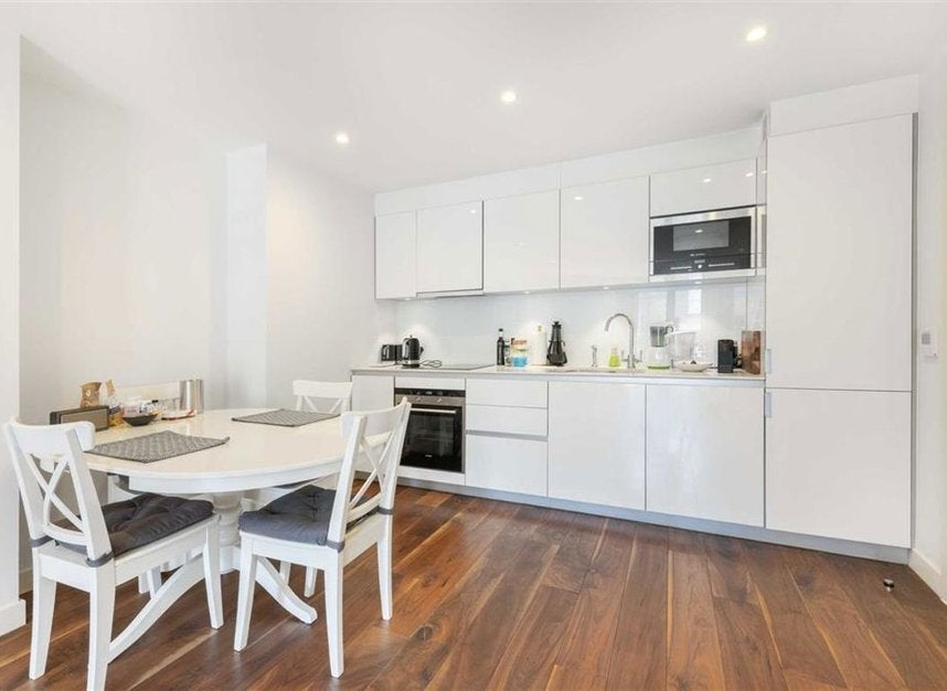 Flat Newman Street in City of Westminster