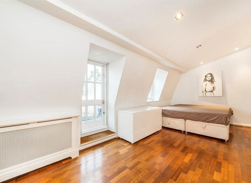 Flat Ennismore Gardens in City of Westminster