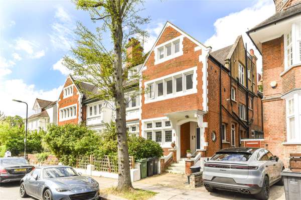 Flat Kidderpore Gardens in Greater London