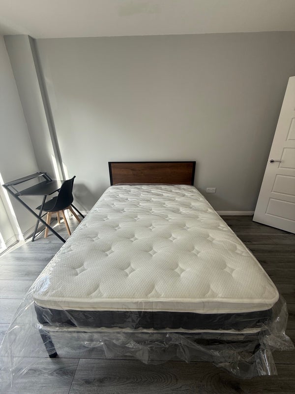 Room Claude Avanue in Greater London