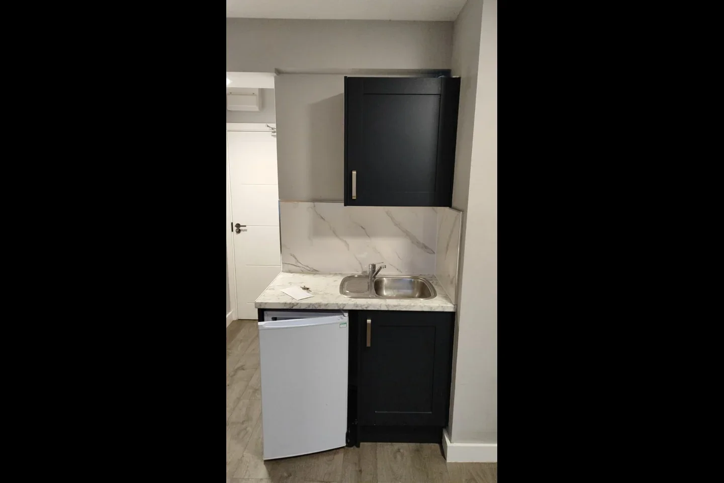 Flat Southville Crescent in Greater London