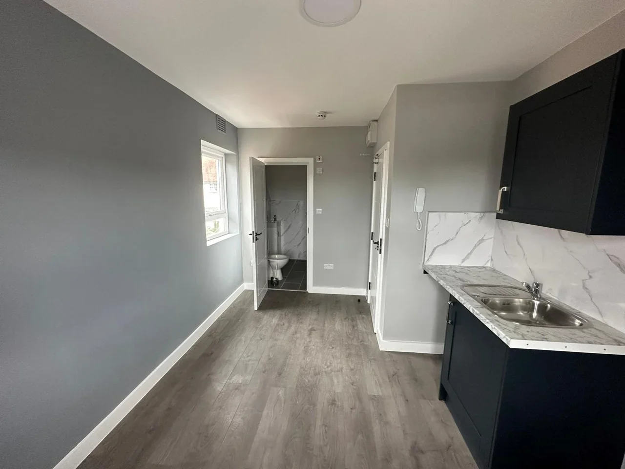 Flat Southville Crescent in Greater London