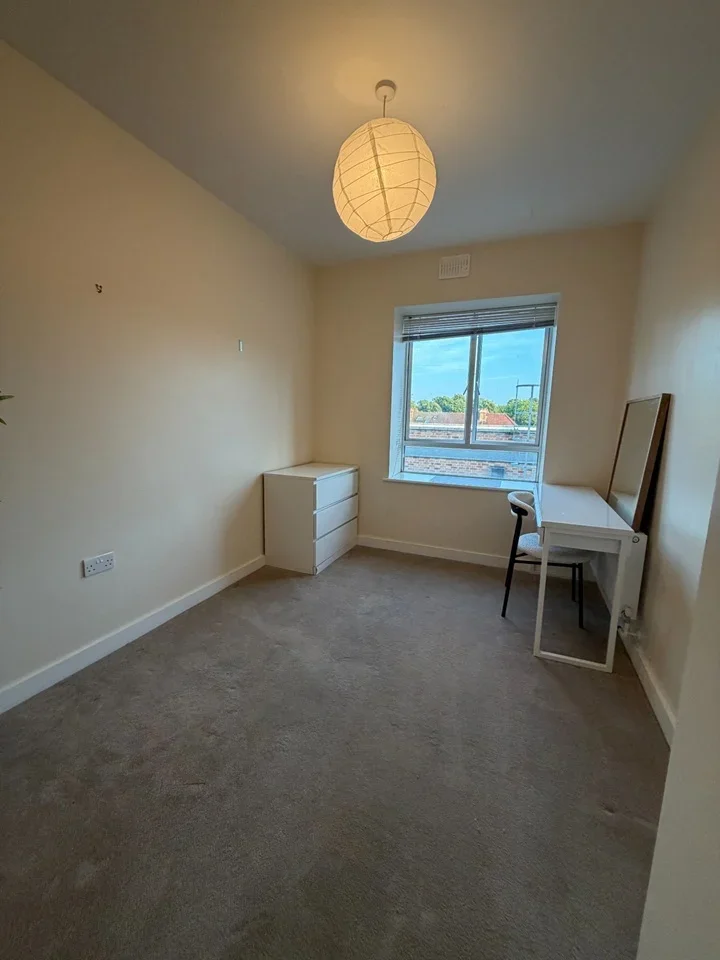 Room High Street in Greater London