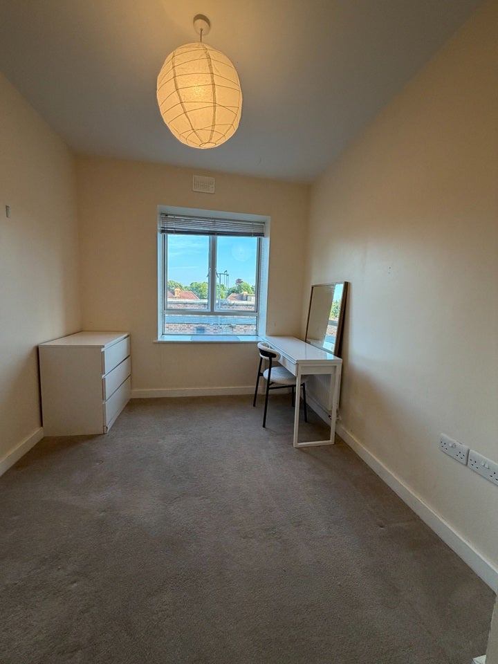 Room High Street in Greater London
